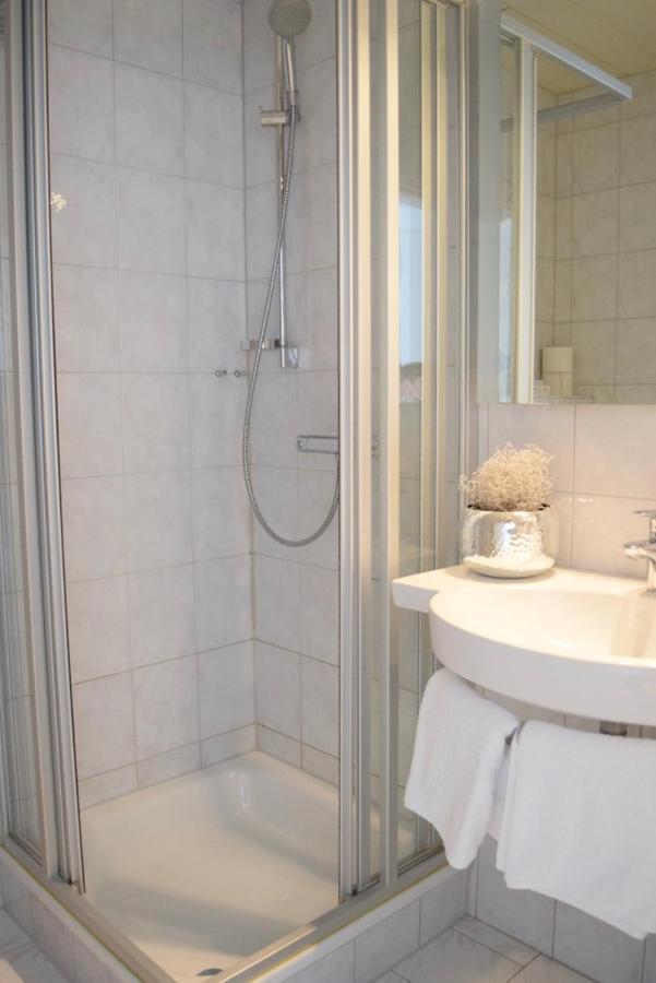 Hotel An De Kruepe Хаттинген Экстерьер фото